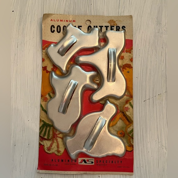 Aluminum Specialty Aluminum Cookie Cutters Rare Never Opened Antique - Picture 1 of 8